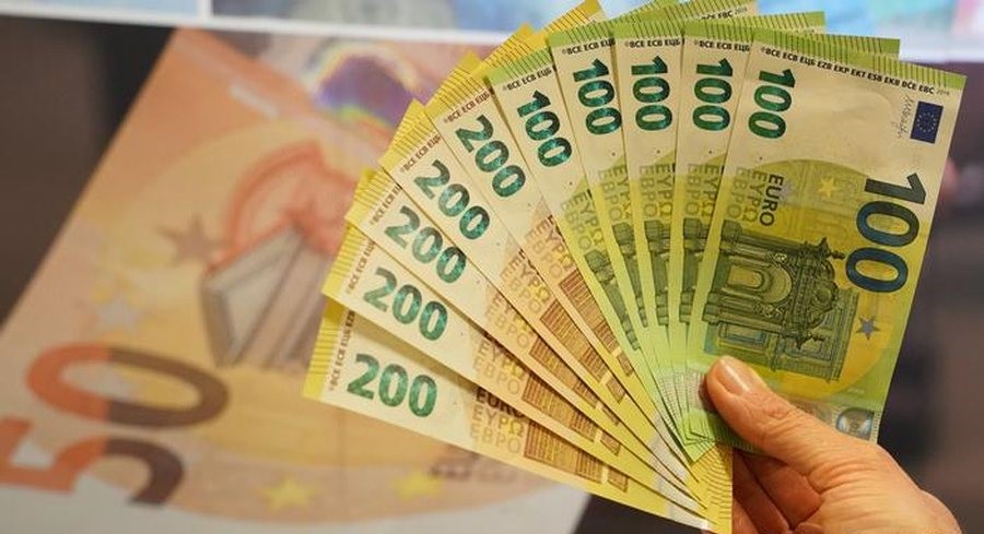 Euro e mbyll gushtin në nivelin më të ulët historik në raport me lekun